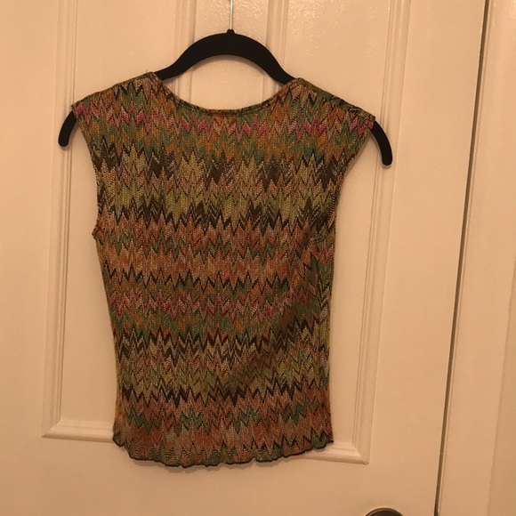 Crop top (s) - Picture 2 of 3